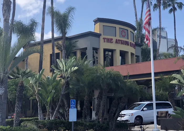 Atrium Orange CountyAirport Hotel